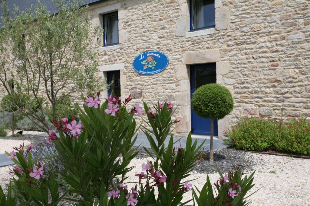 Hotel - Restaurant L'Hortensia Noyalo Eksteriør billede