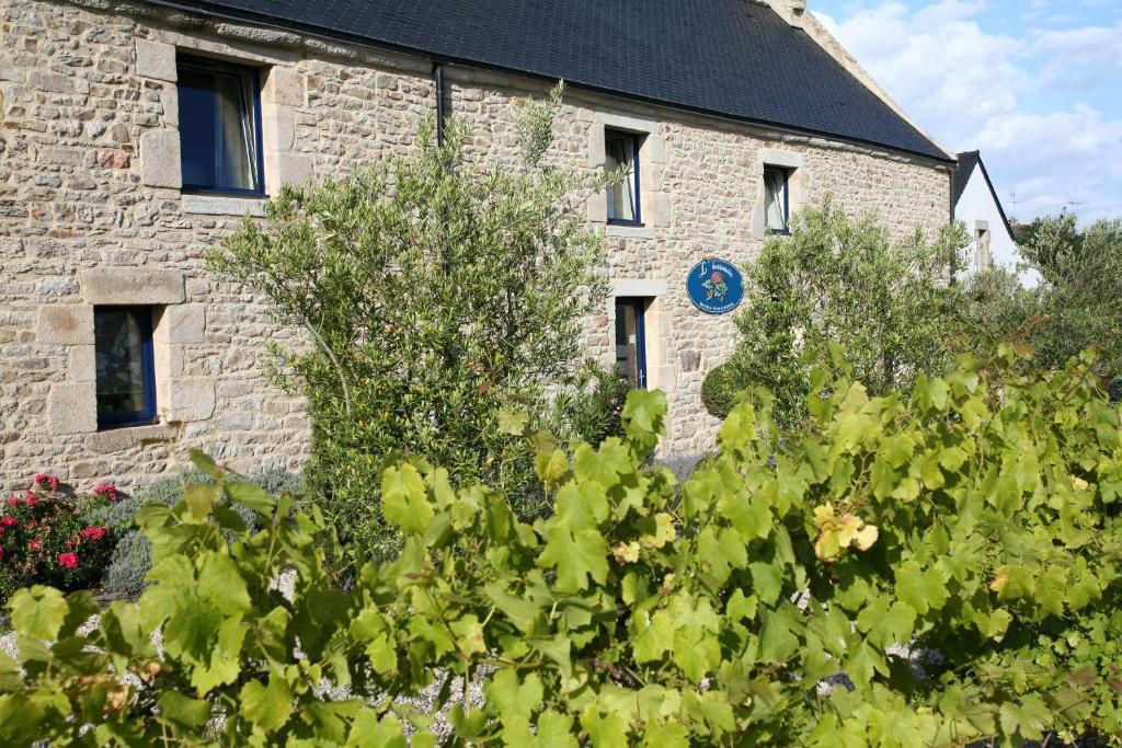 Hotel - Restaurant L'Hortensia Noyalo Eksteriør billede