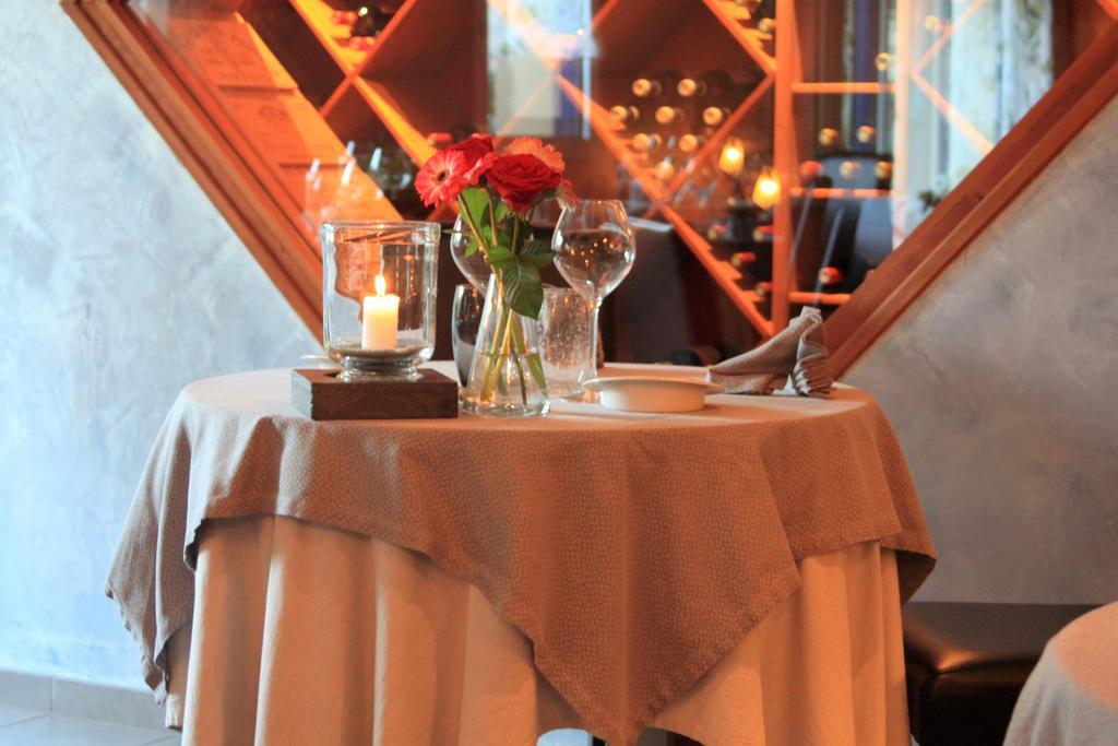 Hotel - Restaurant L'Hortensia Noyalo Eksteriør billede
